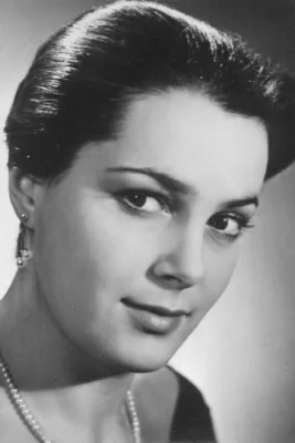 Элина Быстрицкая